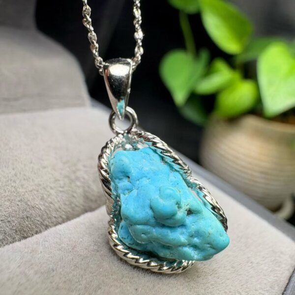 Natural Turquoise Freeform Pendant in 925 Sterling Silver – 19 mm